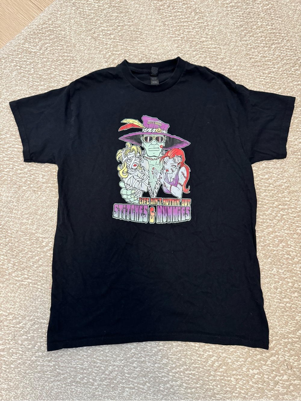 Gildan Black Graphic Short Sleeve Tee Unisex Size M Screenprinted Horror Art